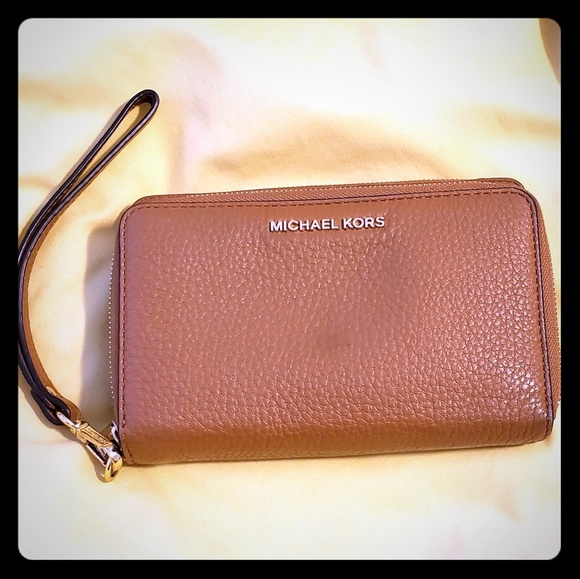 MICHAEL Michael Kors Handbags - Beautiful Authentic Michael Kors Jet Set Wallet